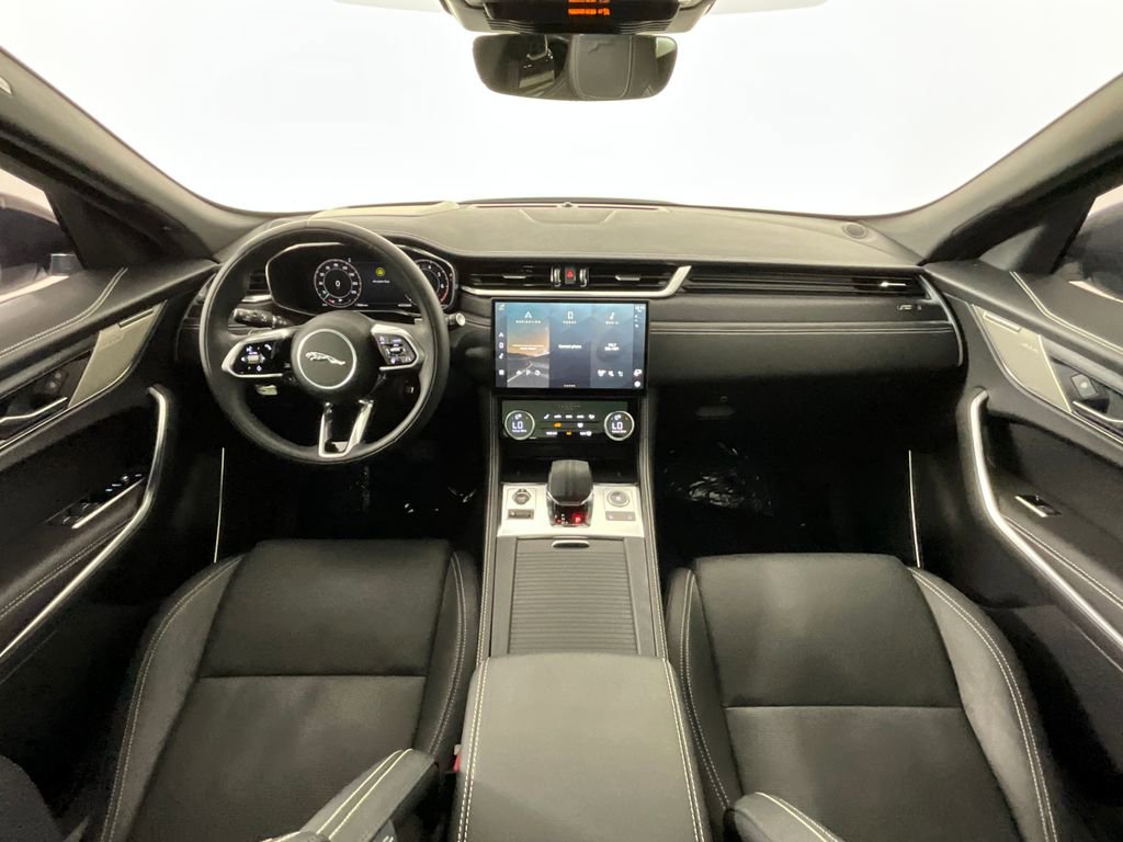 Used 2024 Jaguar F-PACE R-Dynamic S AWD/4WD image 10