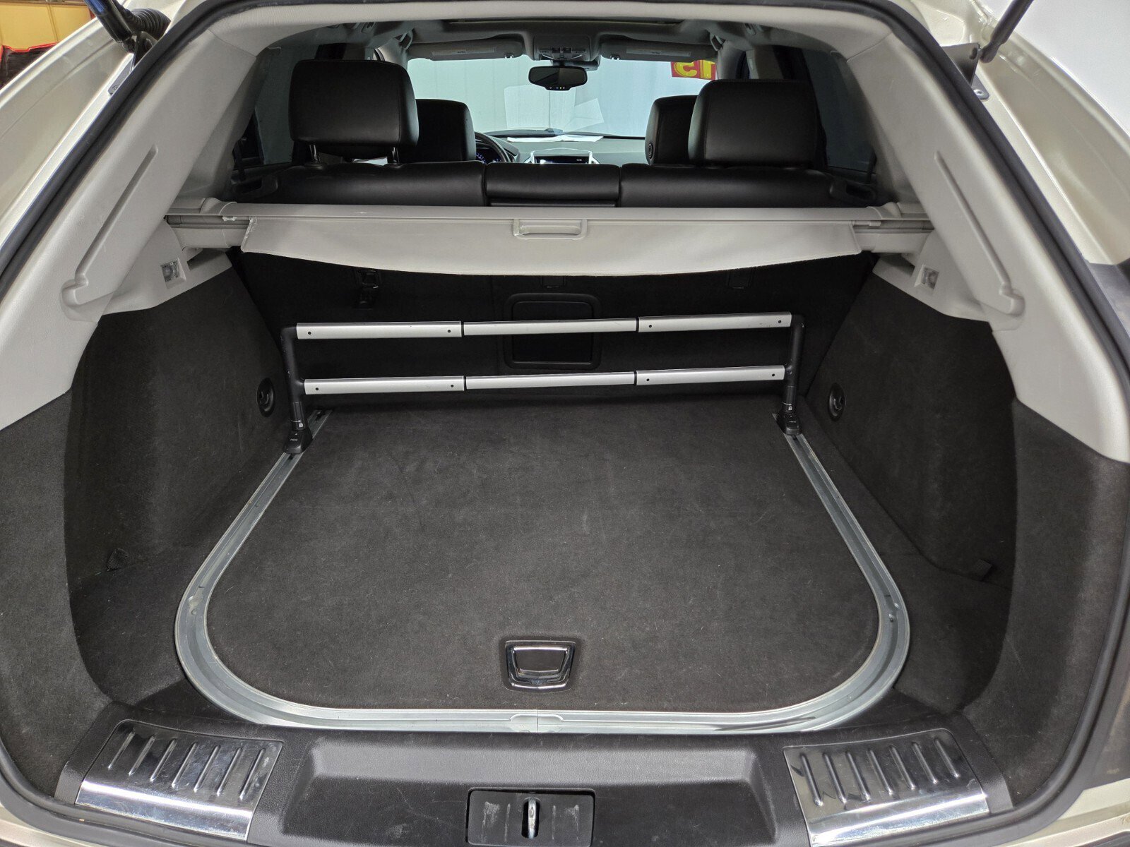 Used 2015 Cadillac SRX Premium w/ Driver Assist Package FWD image 9
