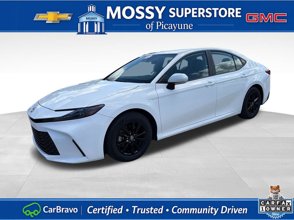Used 2025 Toyota Camry LE FWD image 1