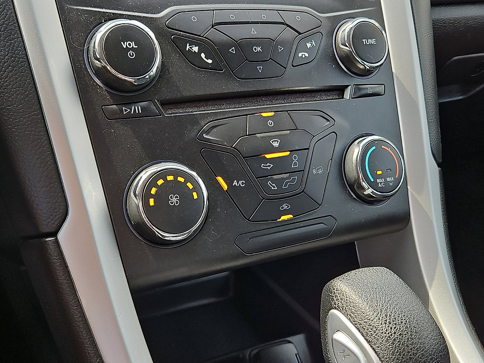 Used 2015 Ford Fusion SE image 15