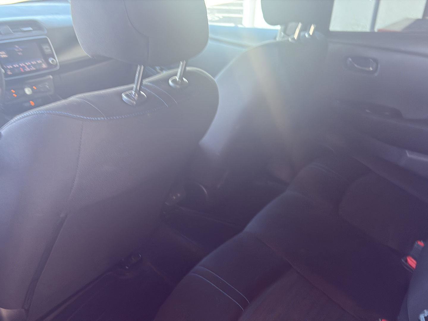 Used 2022 Nissan Leaf SV w/ SV Technology Package image 11