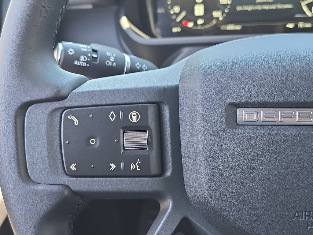 New 2026 Land Rover Defender 110 X-Dynamic SE AWD/4WD image 17
