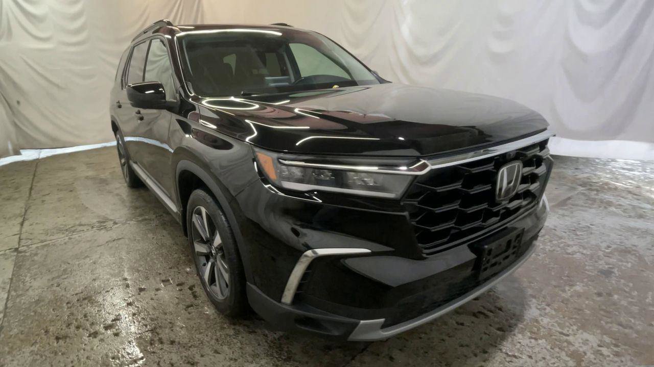 Certified 2023 Honda Pilot Elite image 2