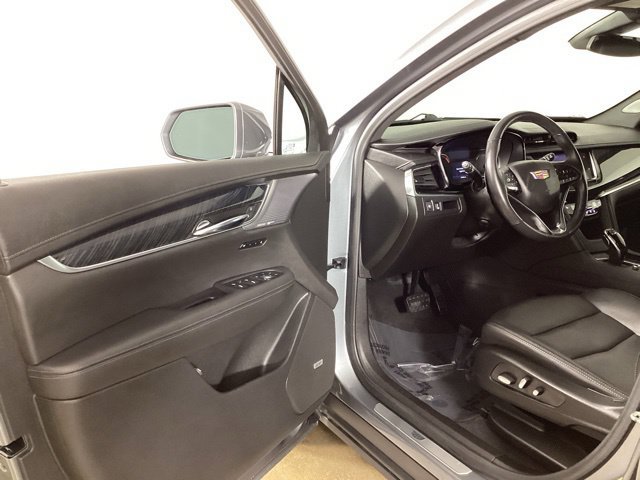 Used 2020 Cadillac XT6 Premium Luxury FWD image 9
