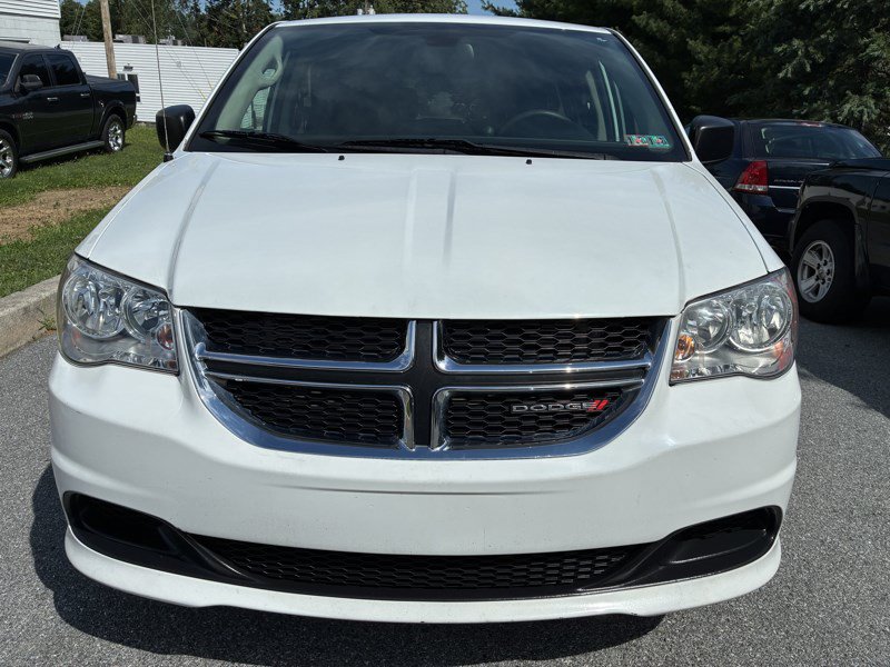 Used 2019 Dodge Grand Caravan SE FWD image 2