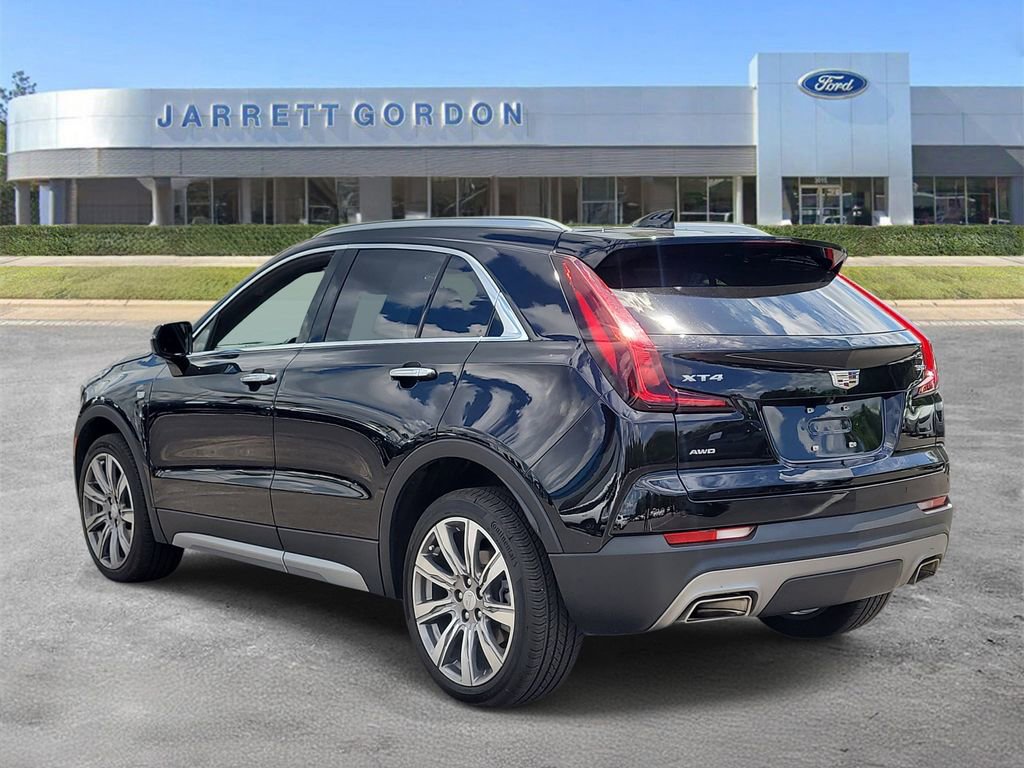 Used 2023 Cadillac XT4 Premium Luxury w/ Cold Weather Package AWD/4WD image 3