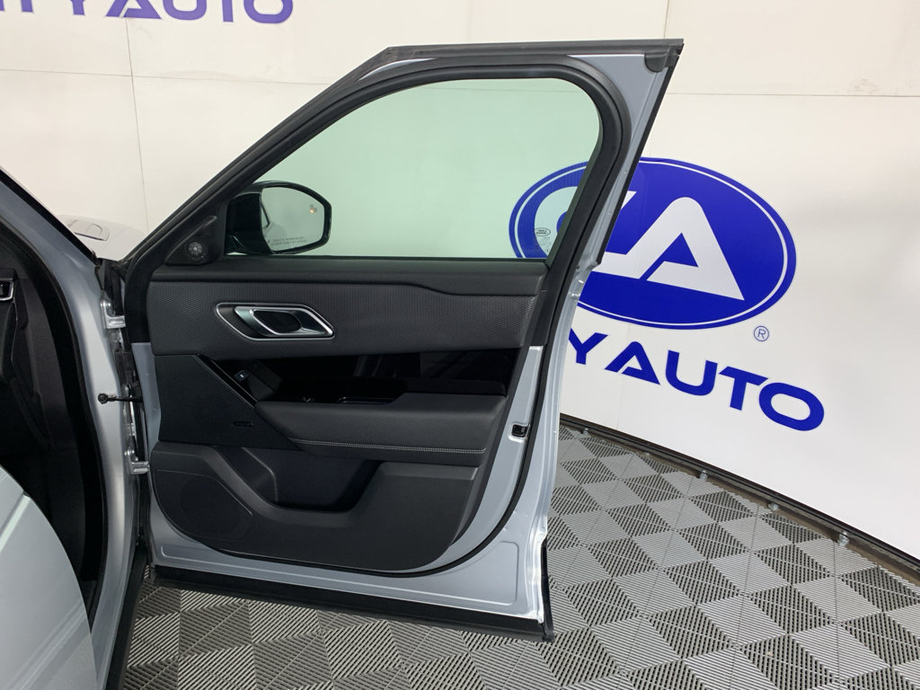 Used 2023 Land Rover Range Rover Velar R-Dynamic S AWD/4WD image 39
