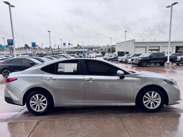 New 2026 Toyota Camry Hybrid FWD image 38
