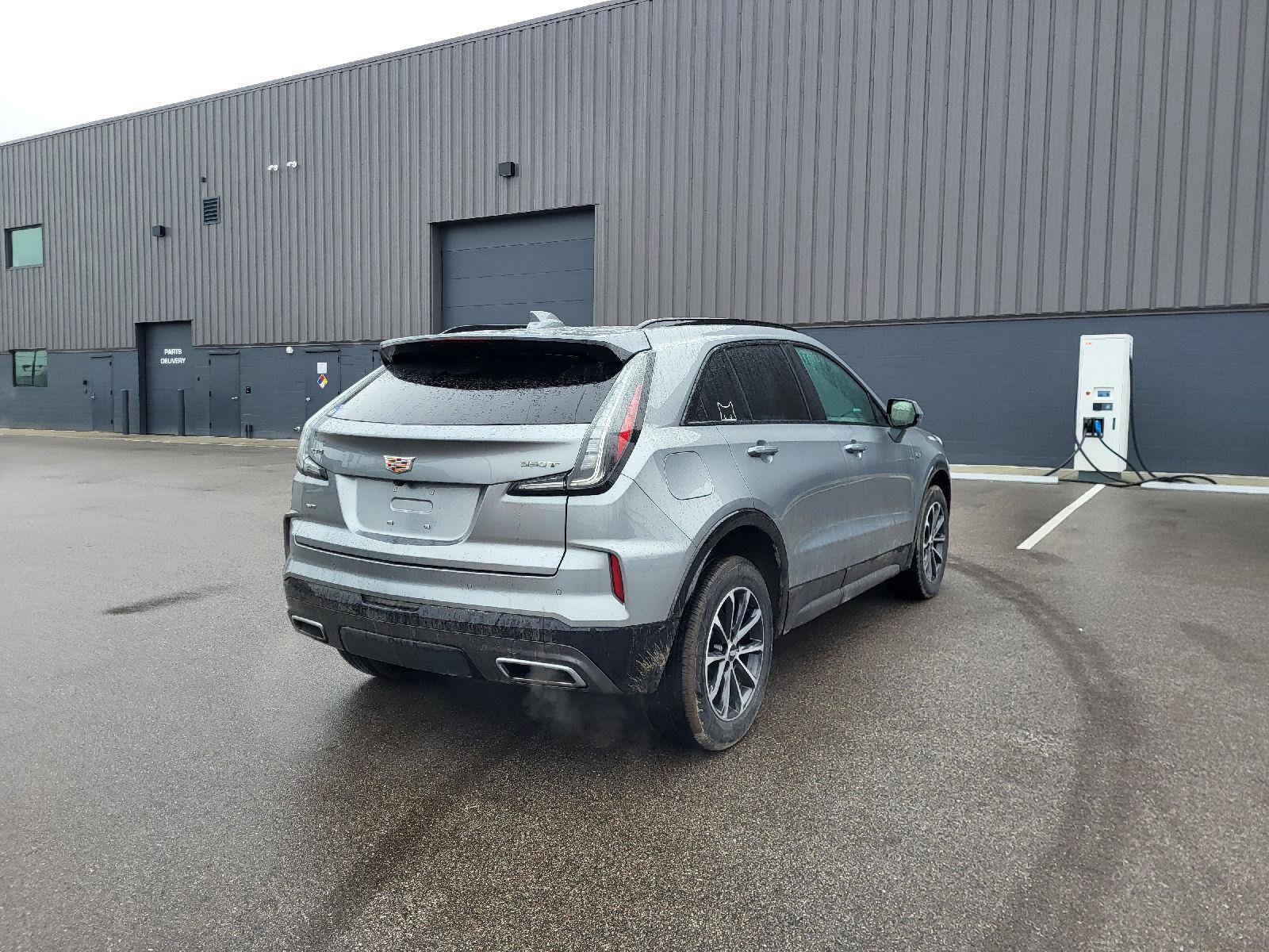 Used 2024 Cadillac XT4 Sport AWD/4WD image 3