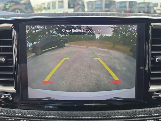 Certified 2024 Chrysler Pacifica Touring image 19