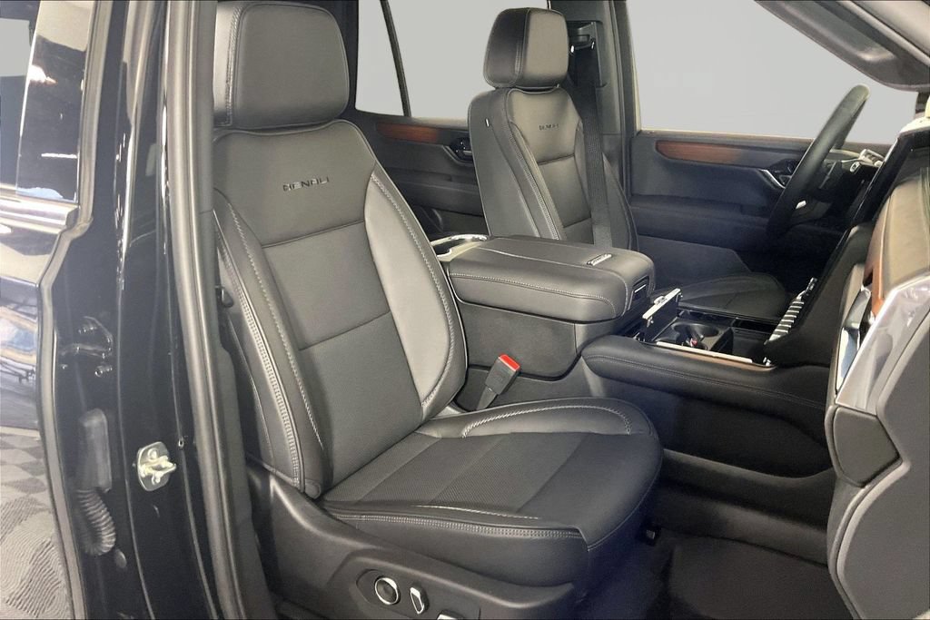 Certified 2026 GMC Yukon Denali w/ Sun & Power Step Package AWD/4WD image 29