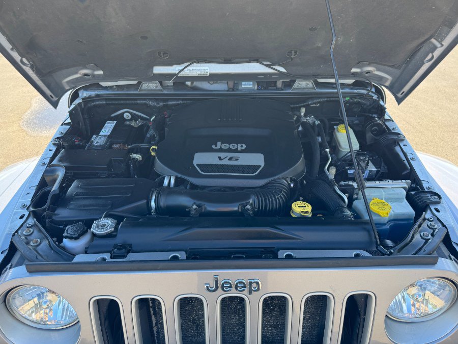 Used 2016 Jeep Wrangler Unlimited Sahara AWD/4WD image 23