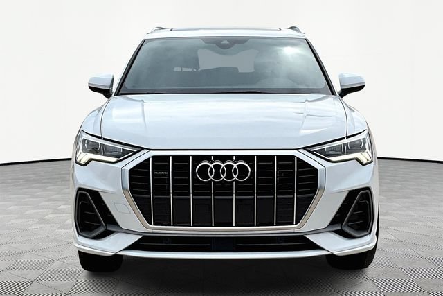 Used 2022 Audi Q3 2.0T Premium Plus w/ Premium Plus Package AWD/4WD image 3