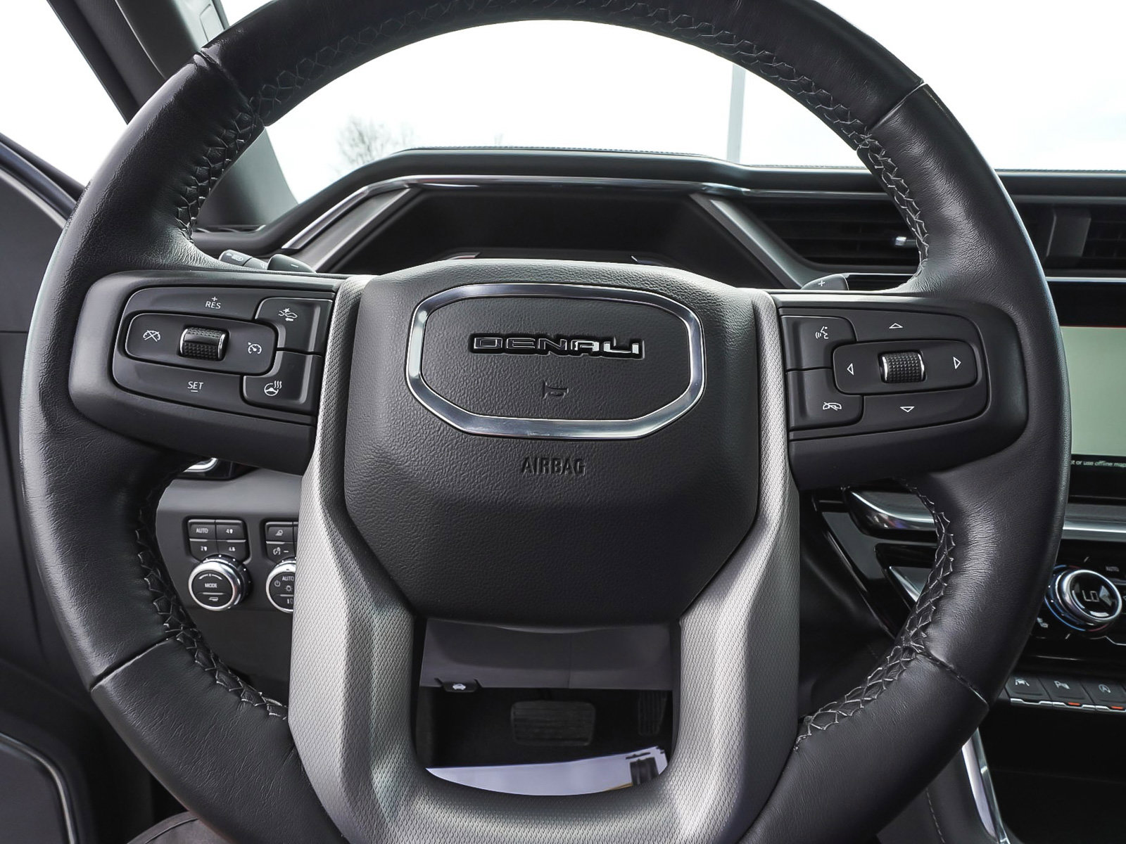 Used 2022 GMC Sierra 1500 Denali AWD/4WD image 18
