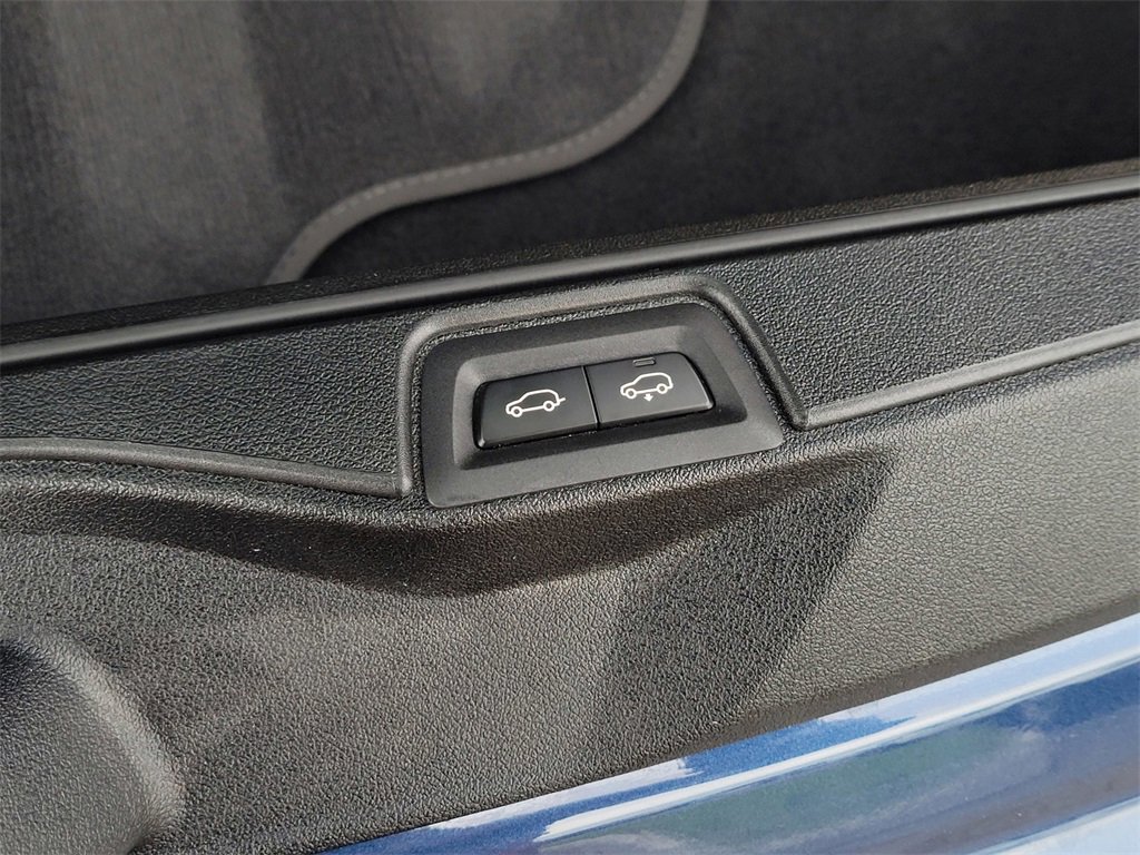 Used 2022 BMW X7 xDrive40i w/ M Sport Package image 41