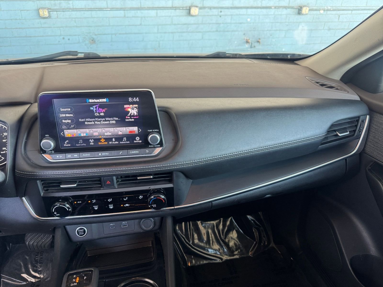 Used 2023 Nissan Rogue S image 33