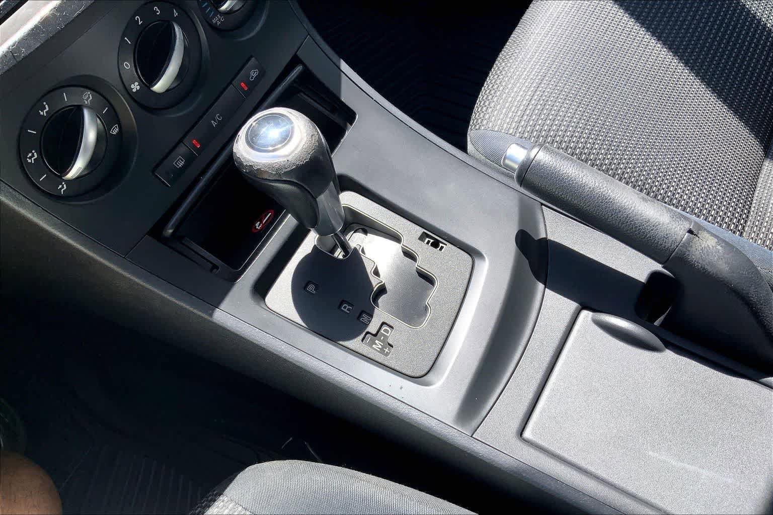 Used 2012 MAZDA MAZDA3 i Touring image 17