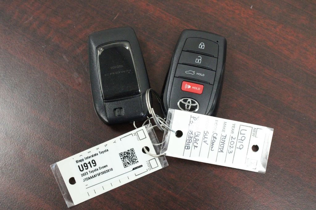 Certified 2023 Toyota Crown XLE image 28