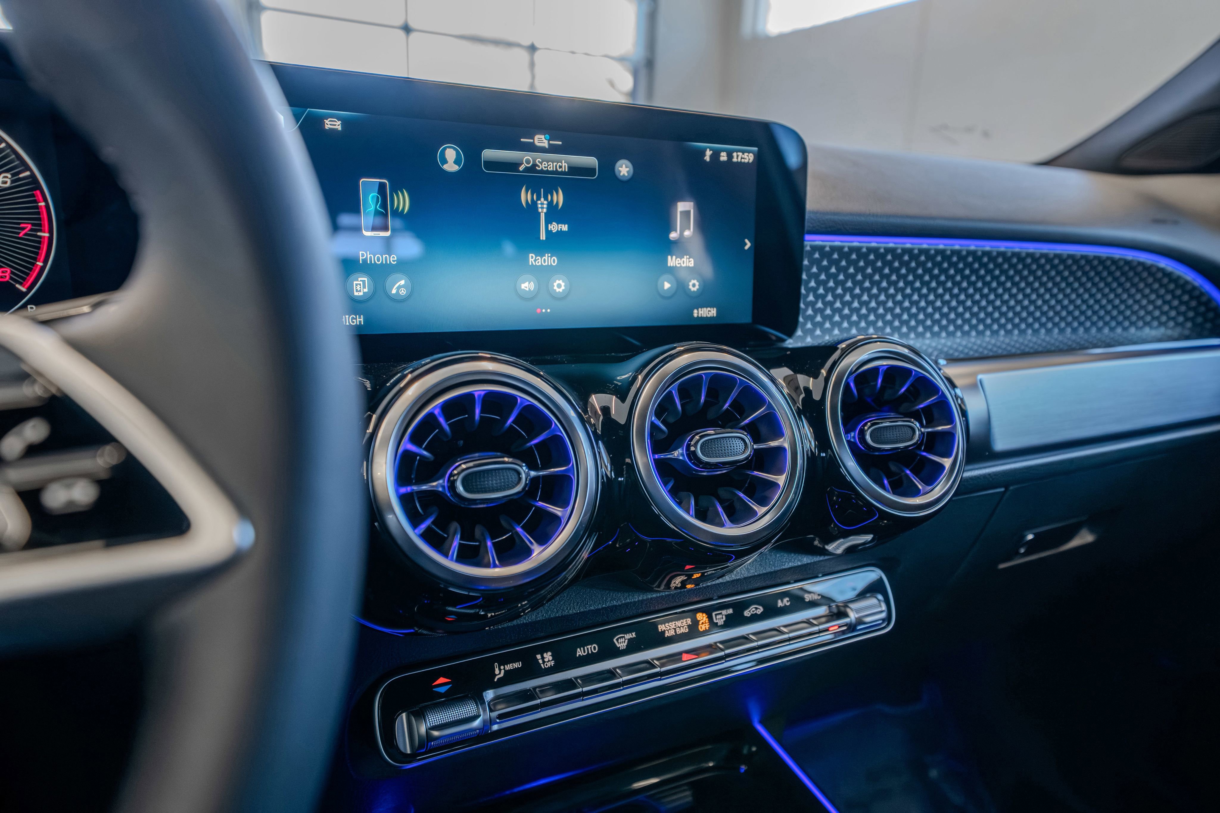 New 2026 Mercedes-Benz GLB 250 4MATIC image 30