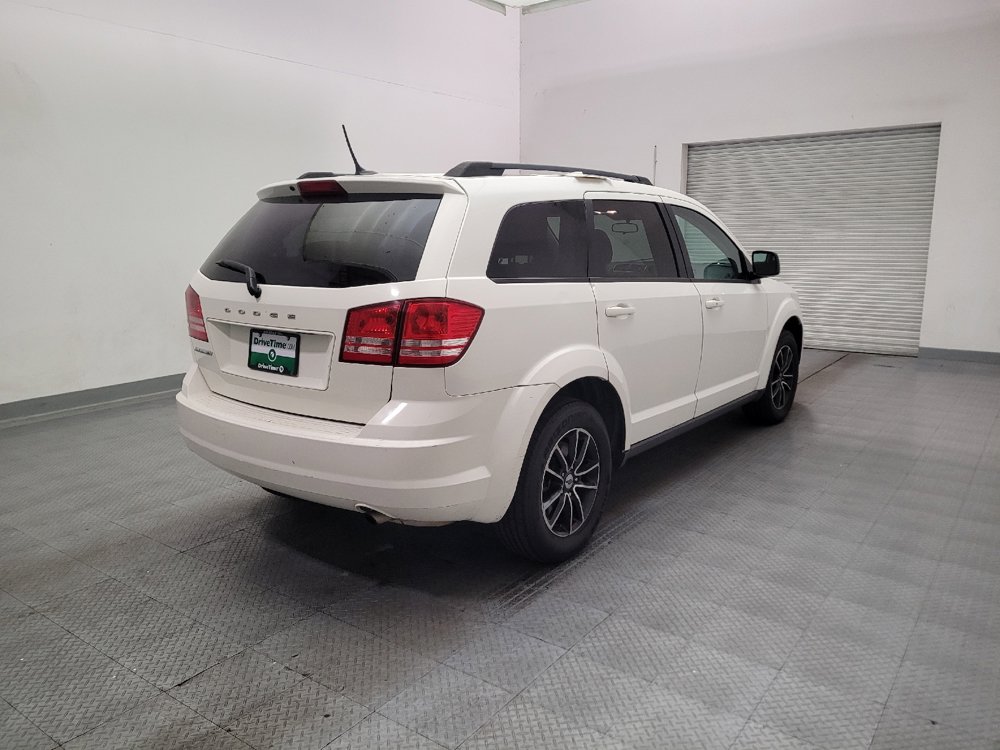 Used 2018 Dodge Journey SE w/ Connectivity Group FWD image 9
