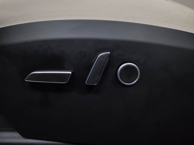 Used 2023 Tesla Model X Plaid image 32