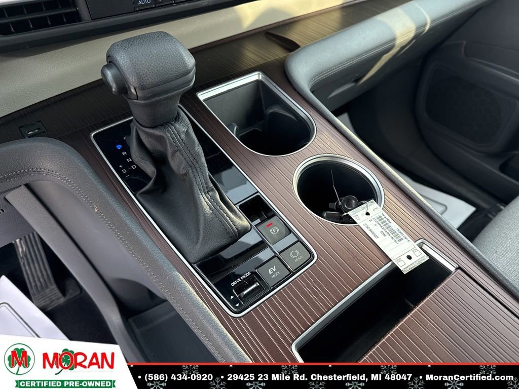 Used 2024 Toyota Sienna LE image 17