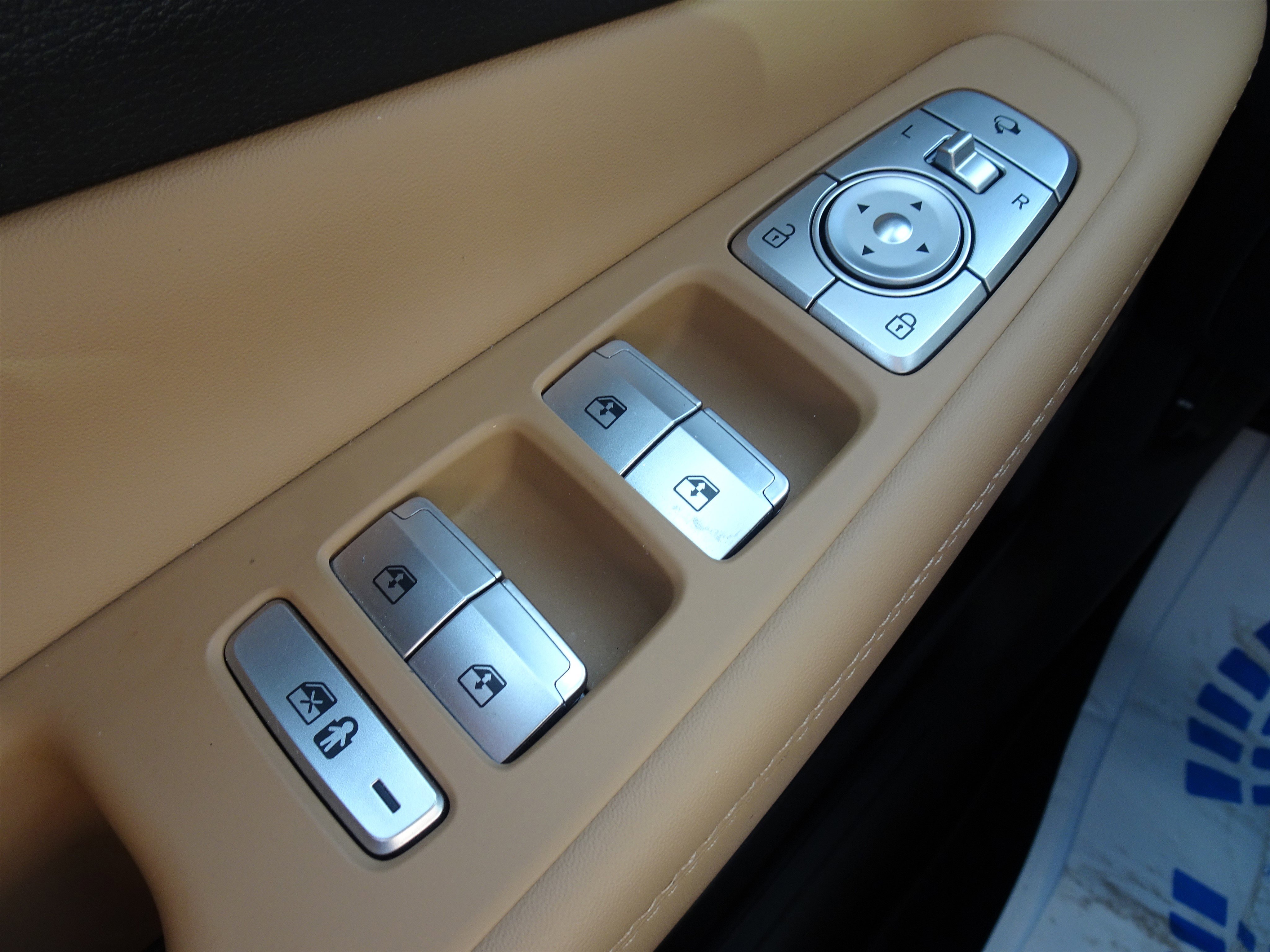 Used 2023 Hyundai Santa Fe Calligraphy w/ Cargo Package AWD/4WD image 28