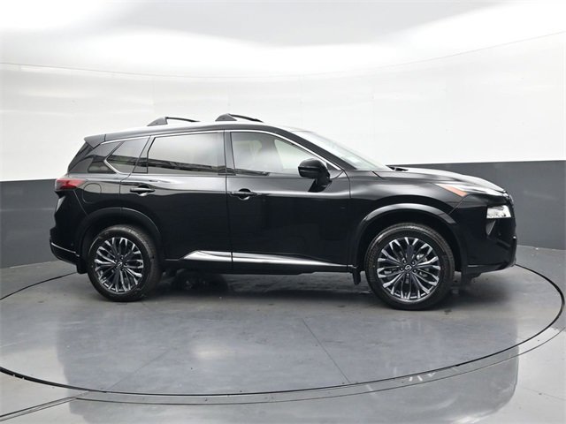 New 2026 Nissan Rogue Platinum image 3