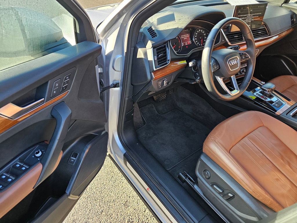 Used 2022 Audi Q5 2.0T Premium w/ Convenience Package AWD/4WD image 15