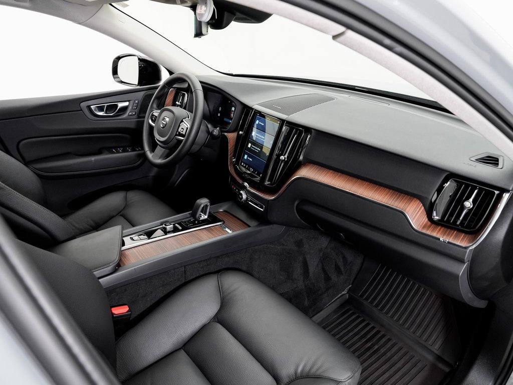 Used 2024 Volvo XC60 T8 Plus image 21