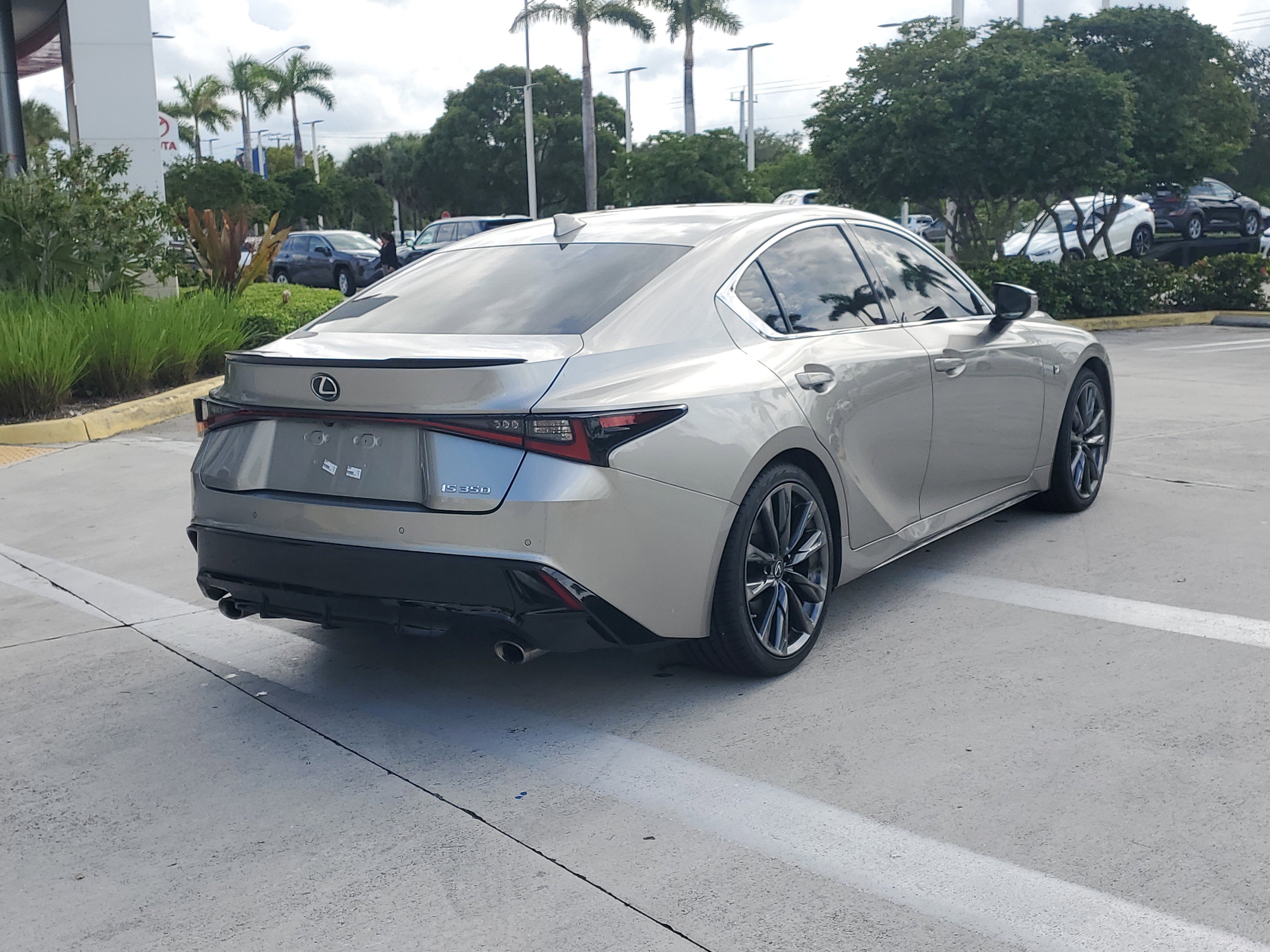 Certified 2022 Lexus IS 350 F Sport image 8