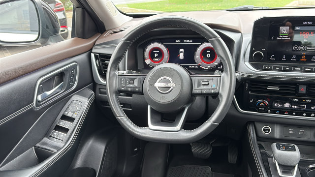 Used 2023 Nissan Rogue Platinum w/ Platinum Premium Package AWD/4WD image 25