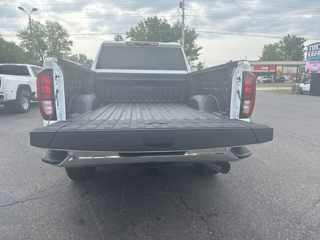 New 2026 GMC Sierra 2500 SLE w/ SLE Value Package; AWD/4WD image 8