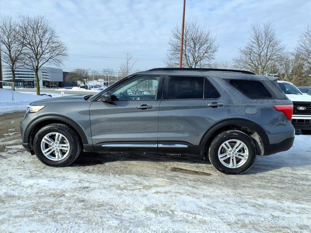 Used 2023 Ford Explorer XLT w/ Equipment Group 202A image 2