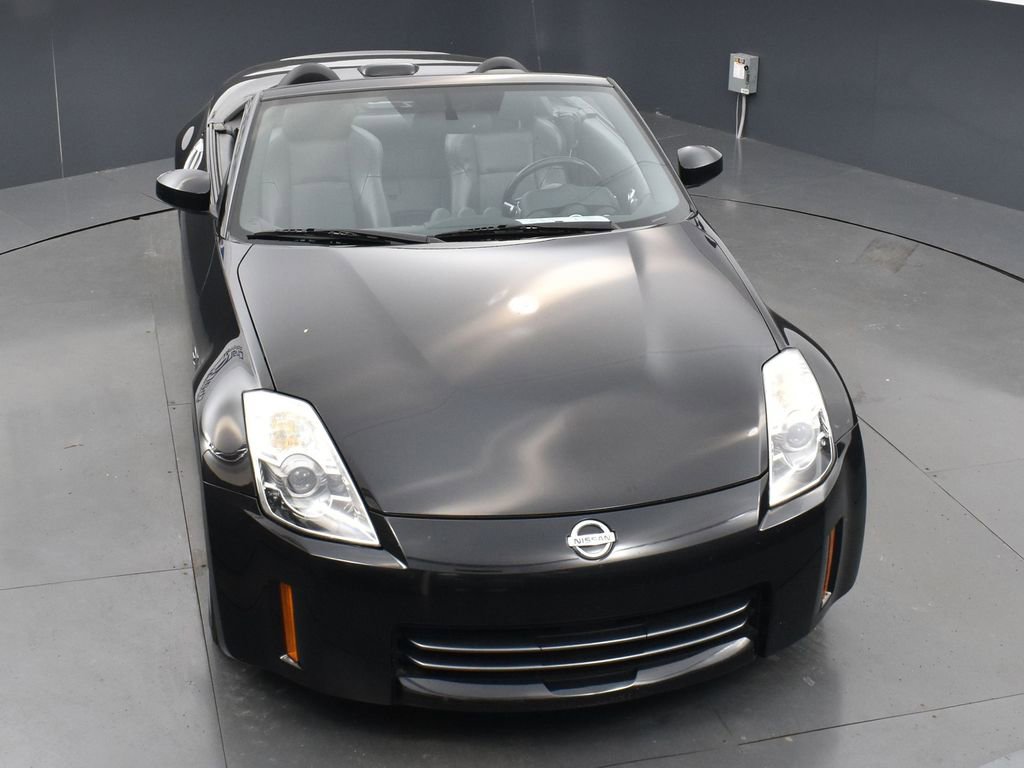 Used 2007 Nissan 350Z Touring RWD image 16