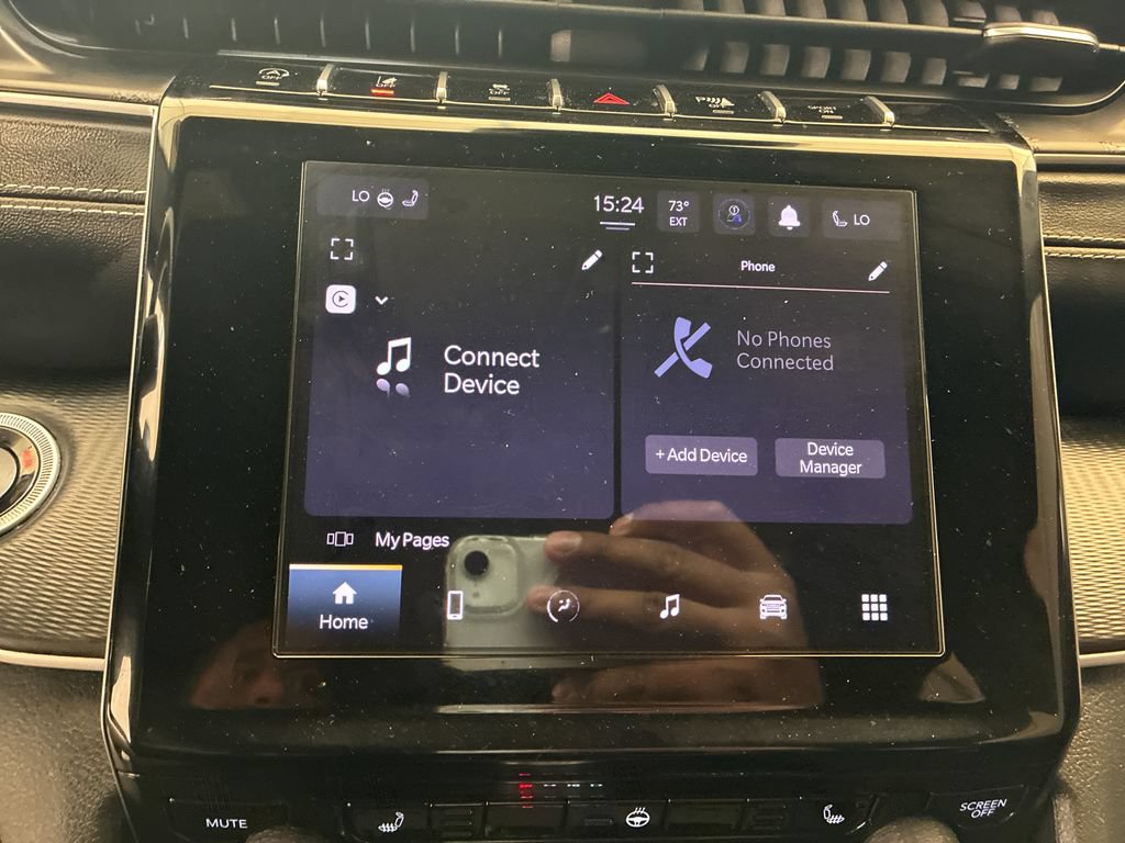 Used 2023 Jeep Grand Cherokee Altitude AWD/4WD image 17