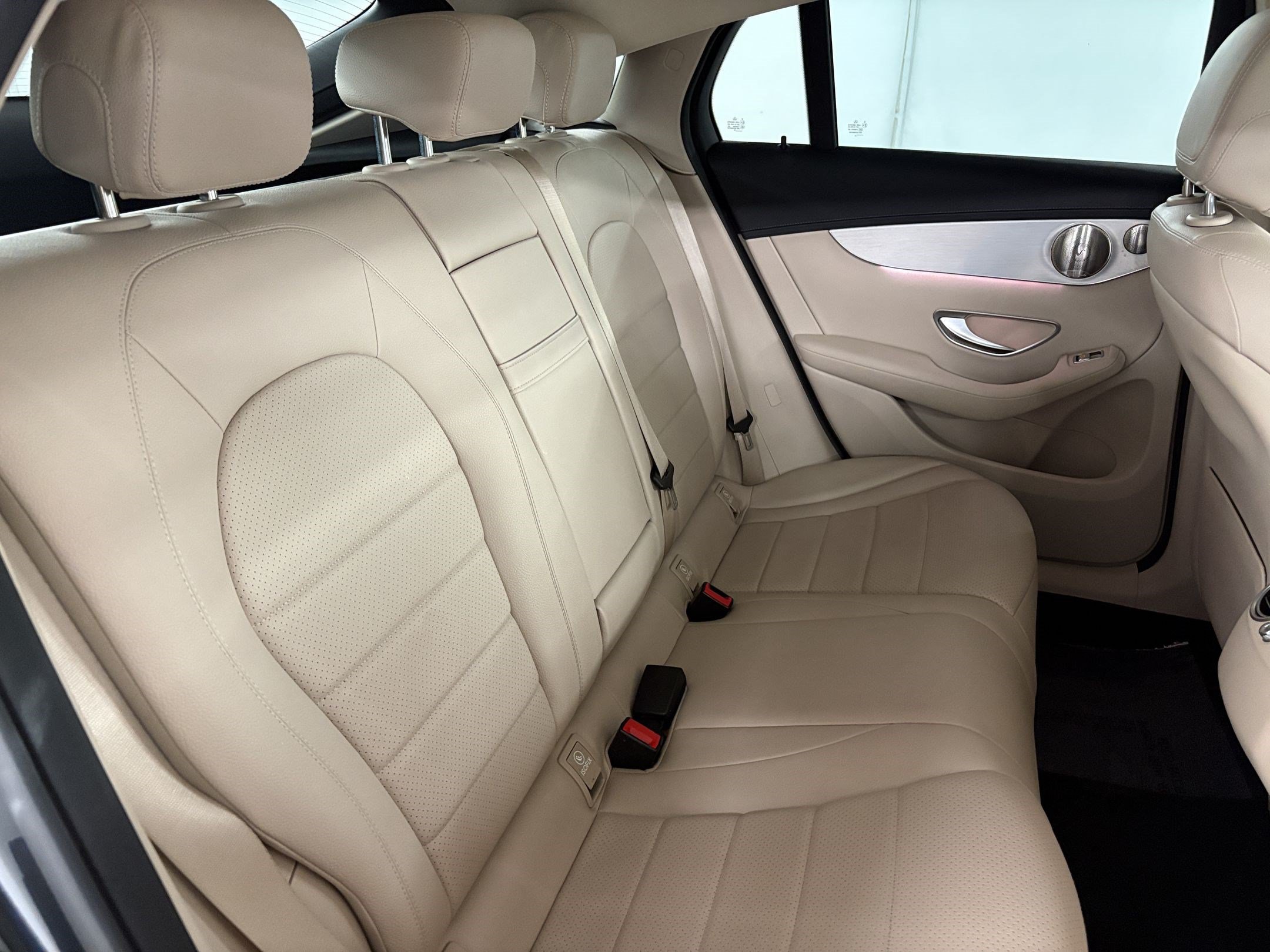 Used 2023 Mercedes-Benz GLC 300 4MATIC Coupe image 31