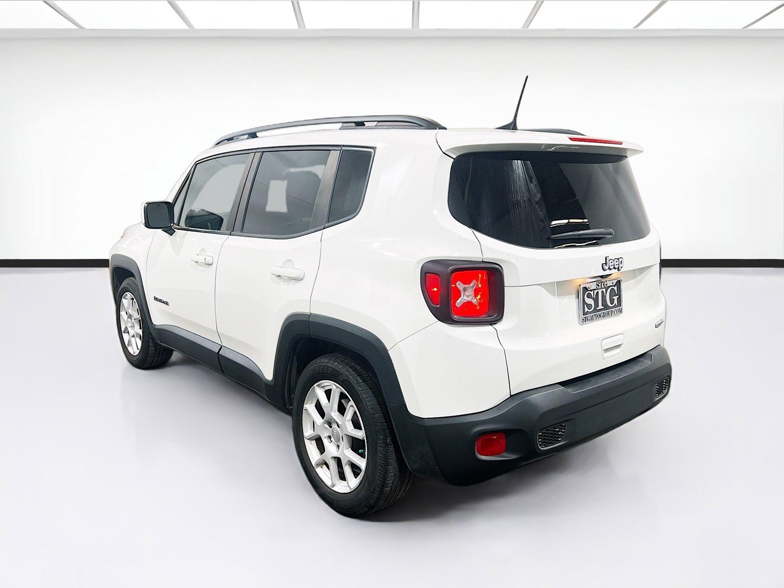 Used 2020 Jeep Renegade Latitude FWD image 5