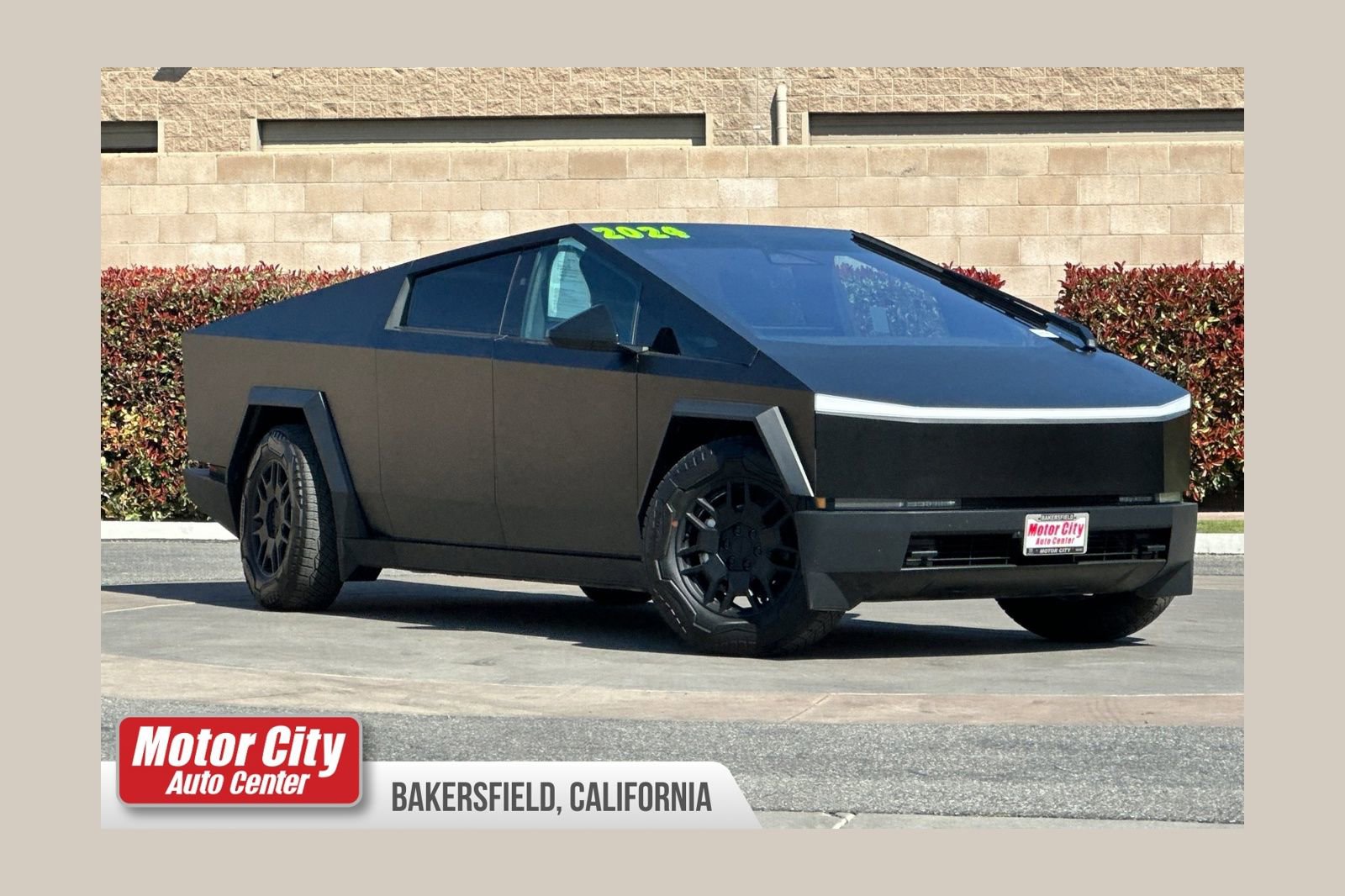 Used 2024 Tesla Cybertruck AWD Crew Cab image 1