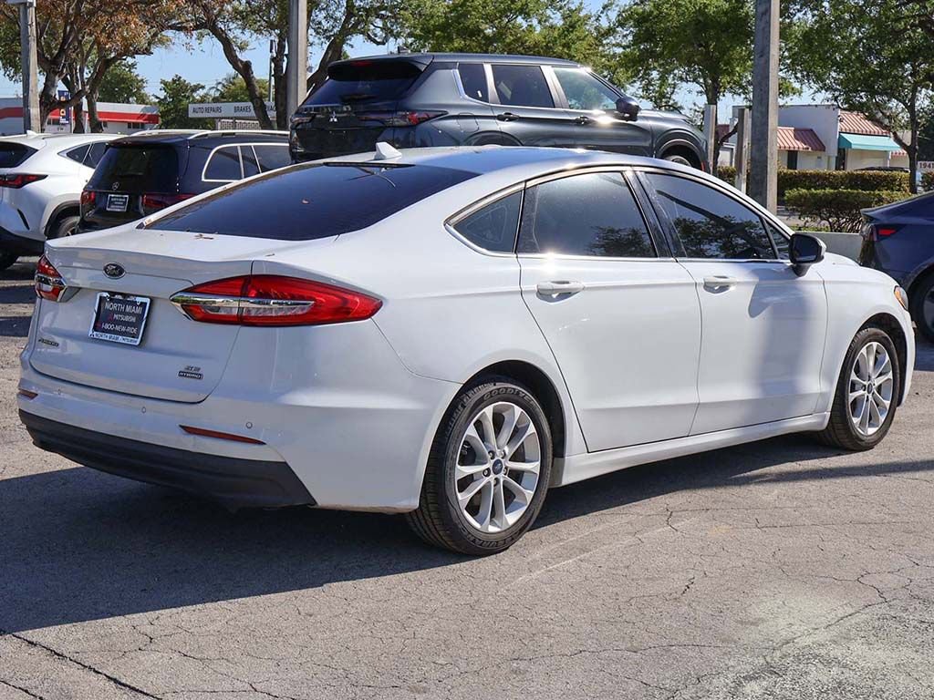 Used 2020 Ford Fusion SE image 9