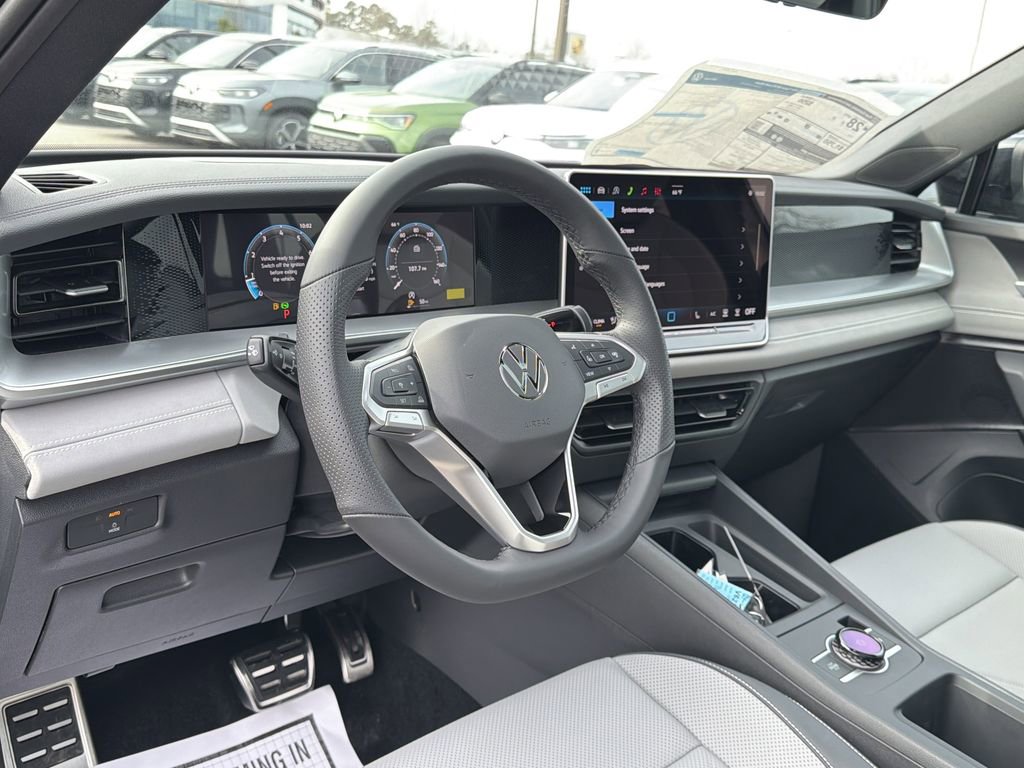 New 2026 Volkswagen Tiguan SE R-Line image 10