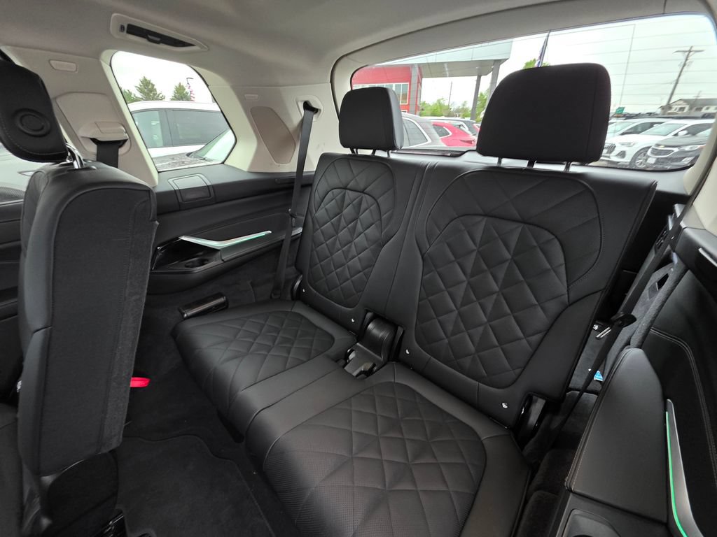 Used 2025 BMW X7 xDrive40i AWD/4WD image 15