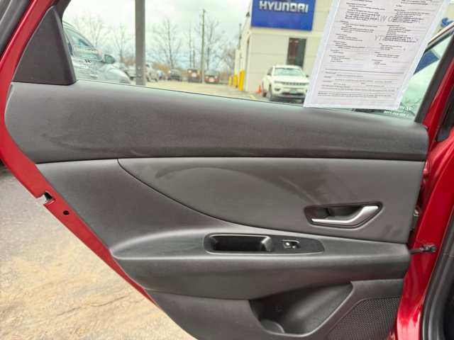 Used 2023 Hyundai Elantra SEL w/ Convenience Package image 25