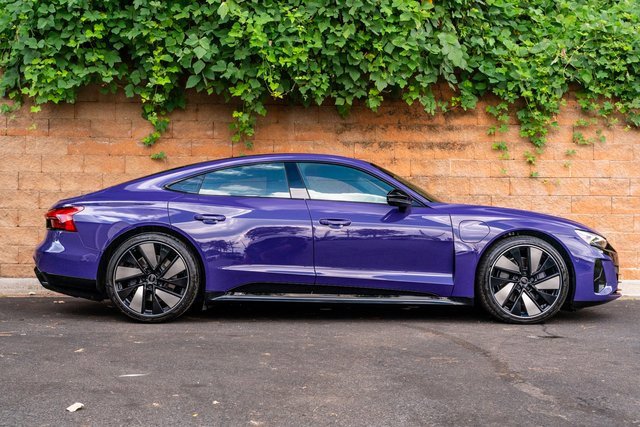 Used 2023 Audi e-tron GT Prestige image 4