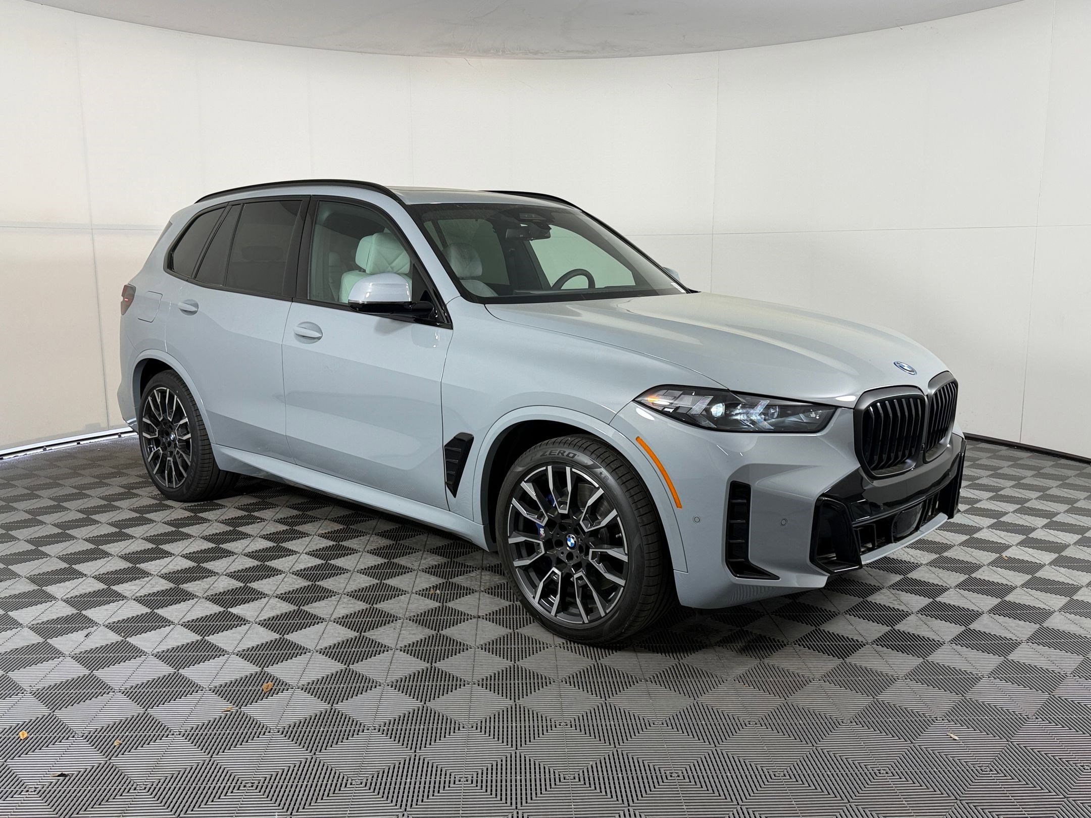 New 2026 BMW X5 xDrive50e w/ Executive Package image 7