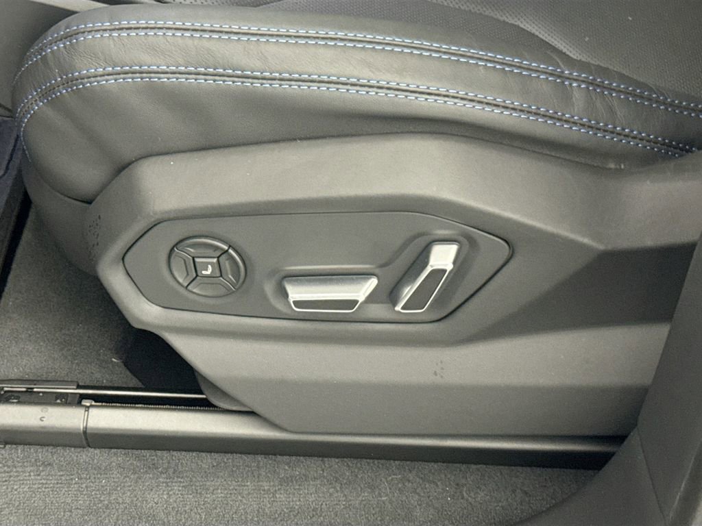 Used 2025 Lamborghini Urus SE image 21