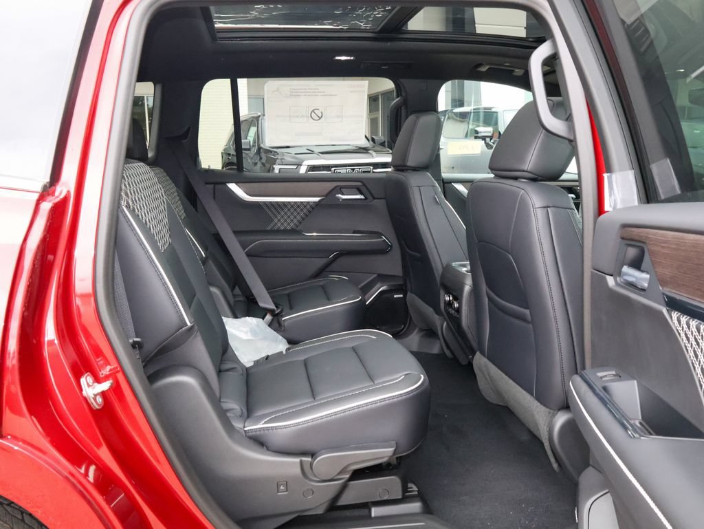 New 2026 GMC Acadia Denali w/ Super Cruise Package FWD image 36
