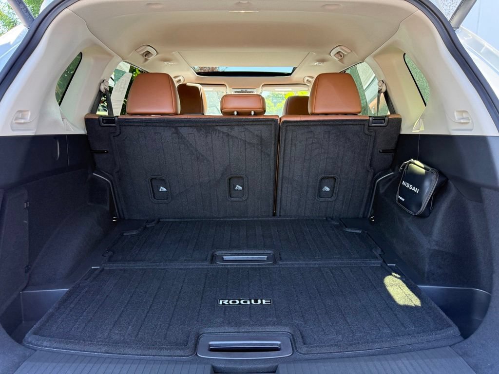 Certified 2026 Nissan Rogue Platinum AWD/4WD image 9