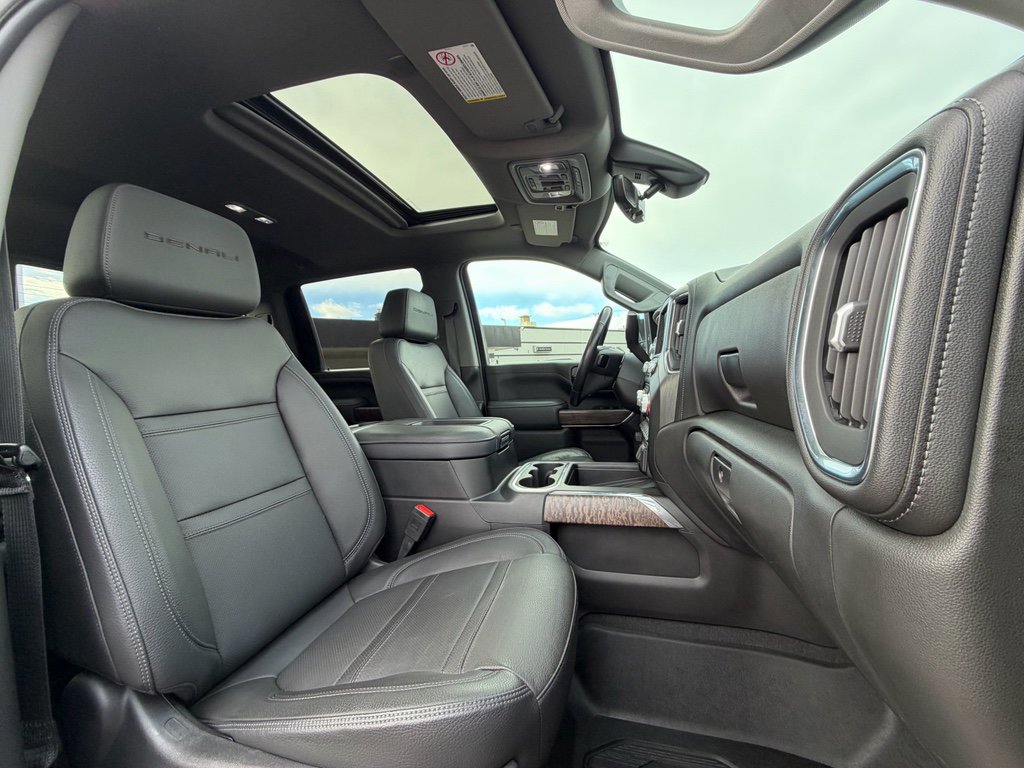 Used 2021 GMC Sierra 3500 Denali w/ Denali Ultimate Package image 17