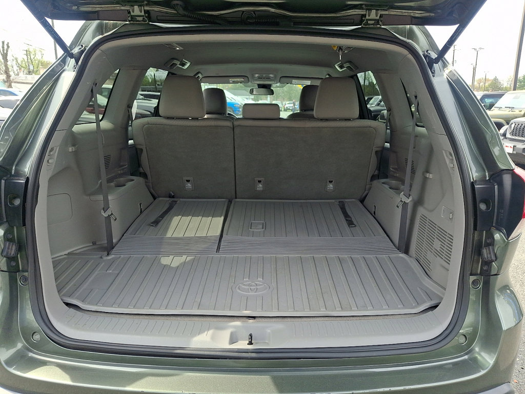 Used 2019 Toyota Highlander LE image 18